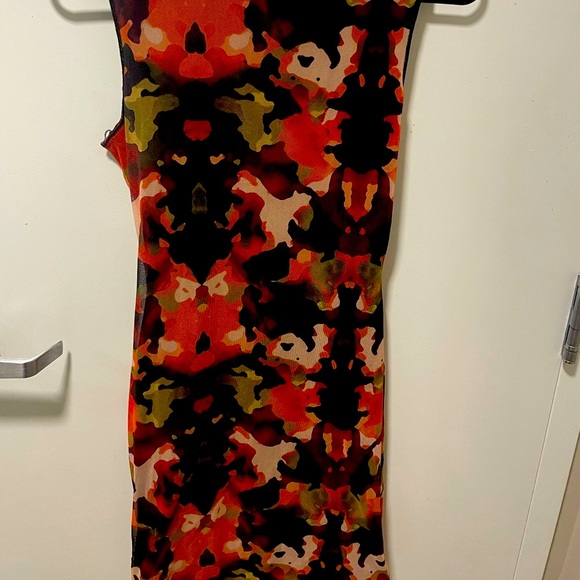 Lace cut out front mini dress - Picture 2 of 3